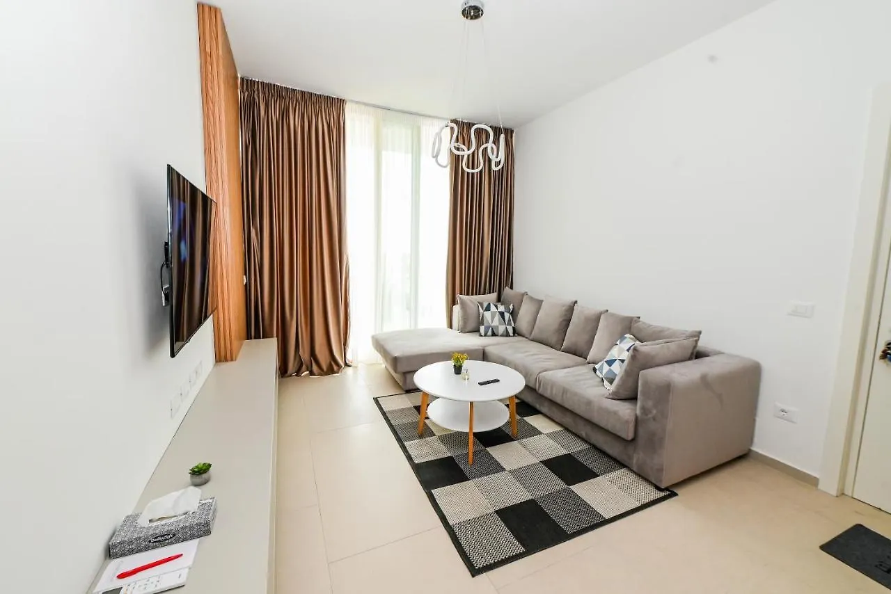 פאלאסה Green Cost Luxury Apt 239 0*,