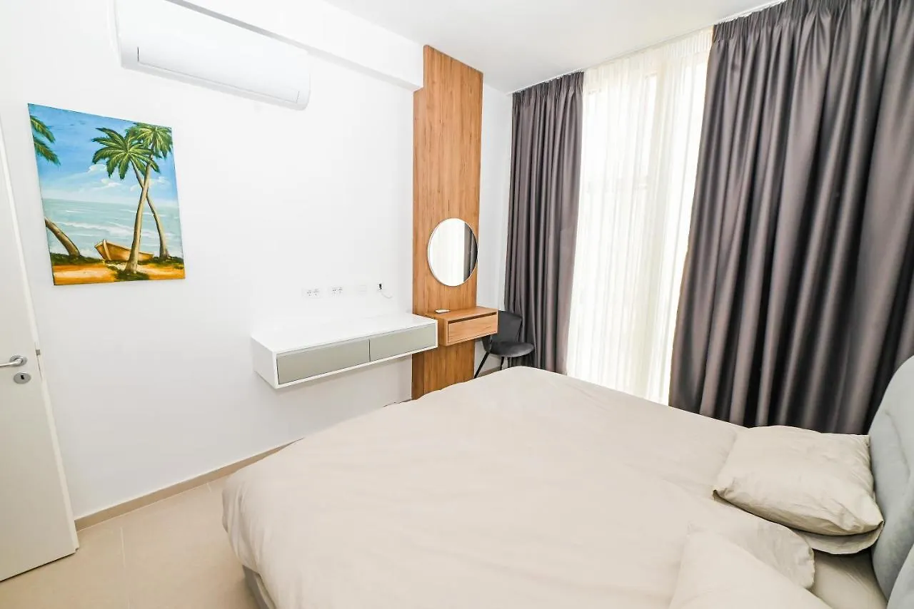 Green Cost Luxury Apt 239 Paljasa 0*,  Albania