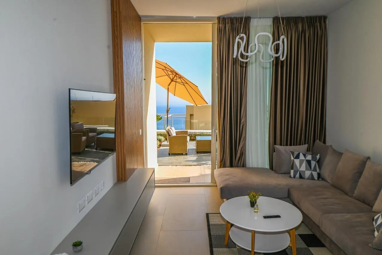Green Cost Luxury Apt 239 Paljasa