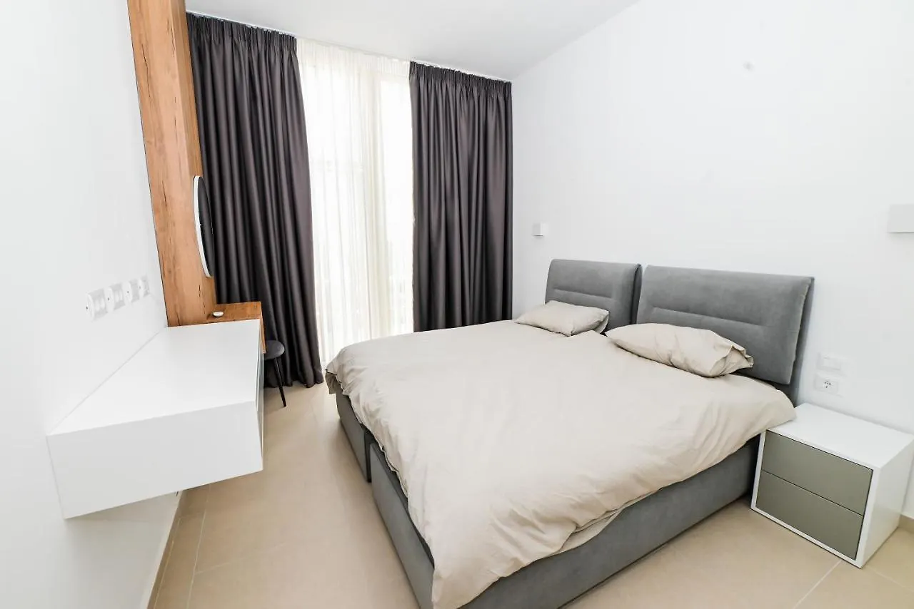 Apartment Green Cost Luxury Apt 239 Paljasa